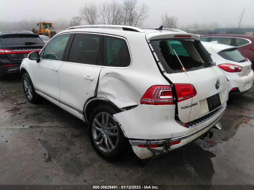 2015 VOLKSWAGEN TOUAREG LUX WVGEF9BP3FD002793