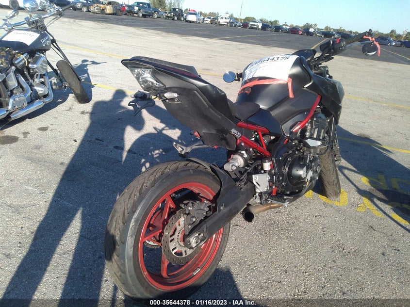 VIN ML5ZRDF11MDA45805 2021 KAWASAKI ZR900 F