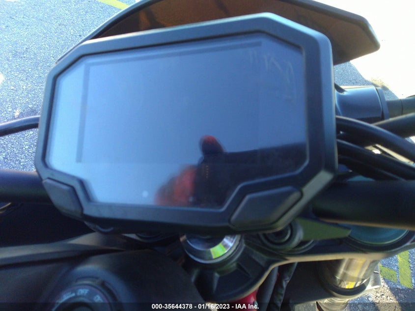 VIN ML5ZRDF11MDA45805 2021 KAWASAKI ZR900 F