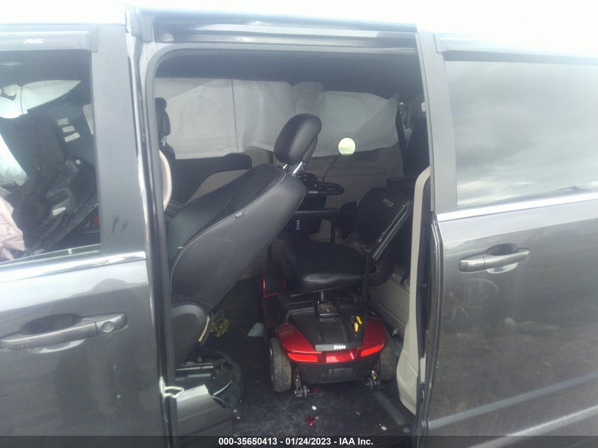 VIN 2C7WDGCG6JR190574 2018 DODGE GRAND CARAVAN SXT
