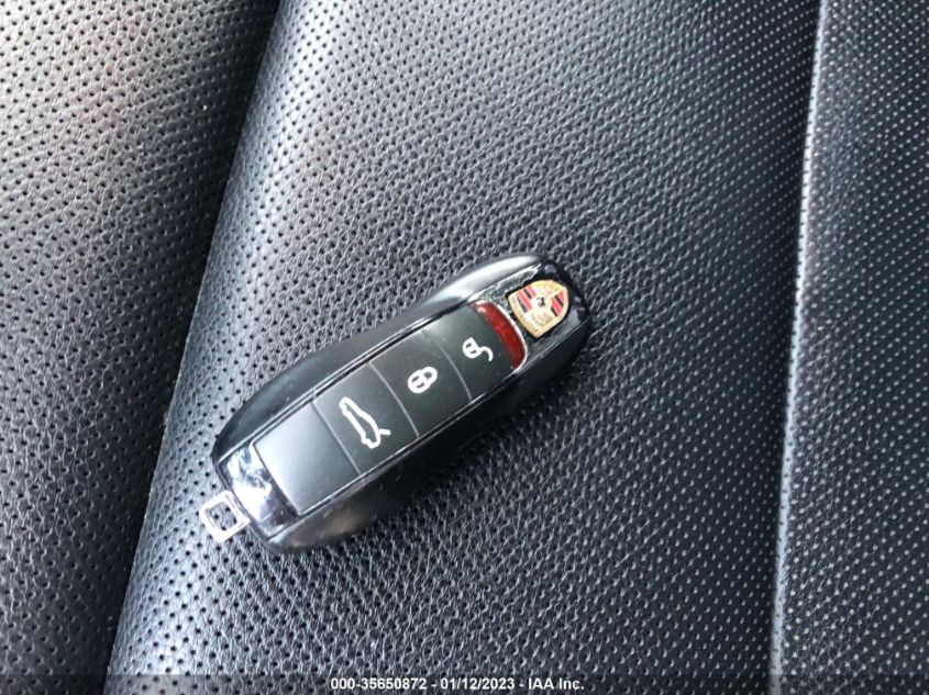 2016 PORSCHE PANAMERA WP0AA2A73GL003637
