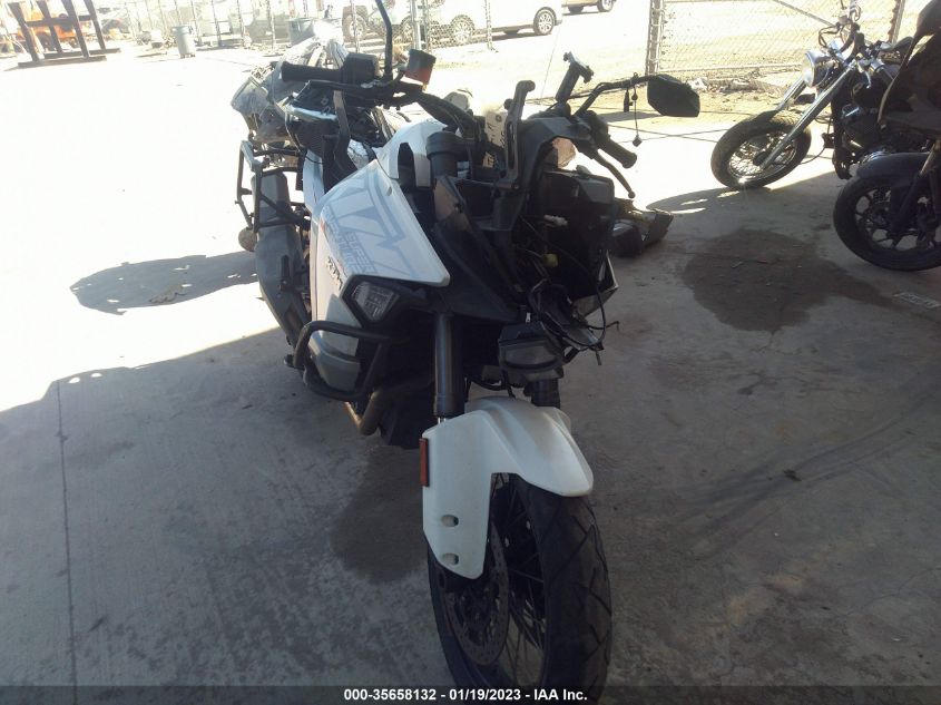 2015 KTM 1290 SUPER ADVENTURE - VBKV5940XFM922829