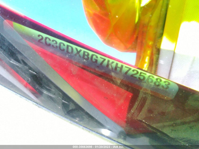 VIN 2C3CDXBG7KH725683 2019 DODGE CHARGER SXT