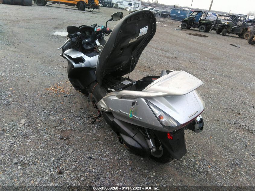 2004 HONDA FSC600 D JH2PF01164K201259