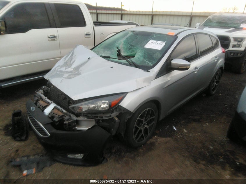 VIN 1FADP3M22JL272081 2018 FORD FOCUS SEL