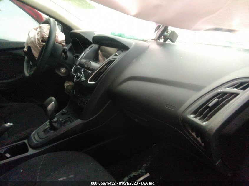 VIN 1FADP3M22JL272081 2018 FORD FOCUS SEL