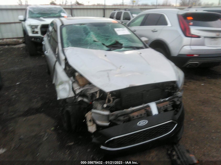 VIN 1FADP3M22JL272081 2018 FORD FOCUS SEL