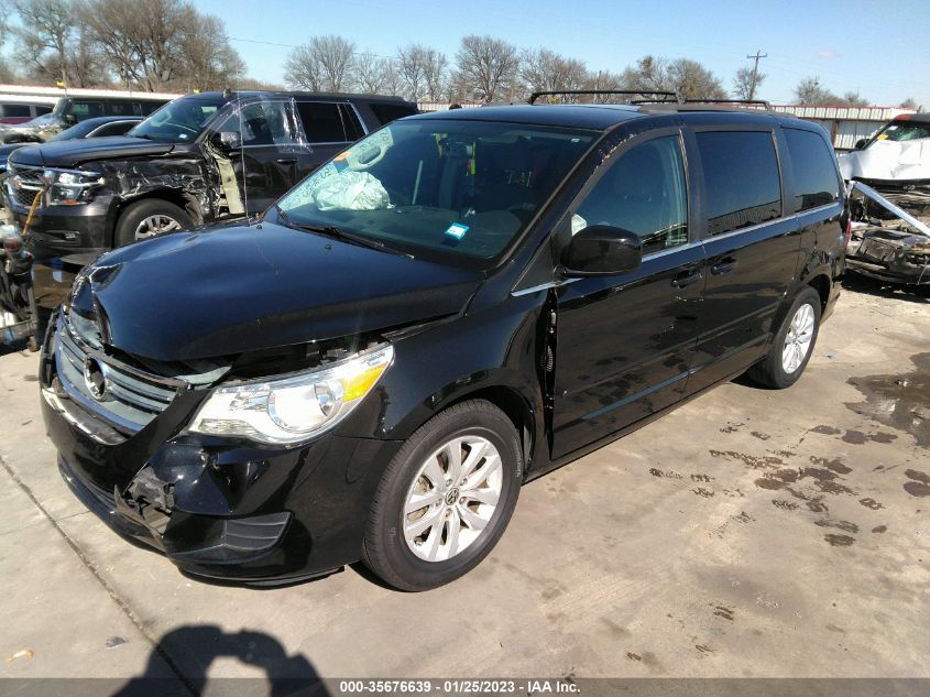 2014 VOLKSWAGEN ROUTAN SE W/RSE & NAVIGATION 2C4RVABG2ER135079
