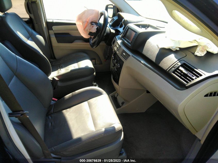 2014 VOLKSWAGEN ROUTAN SE W/RSE & NAVIGATION 2C4RVABG2ER135079