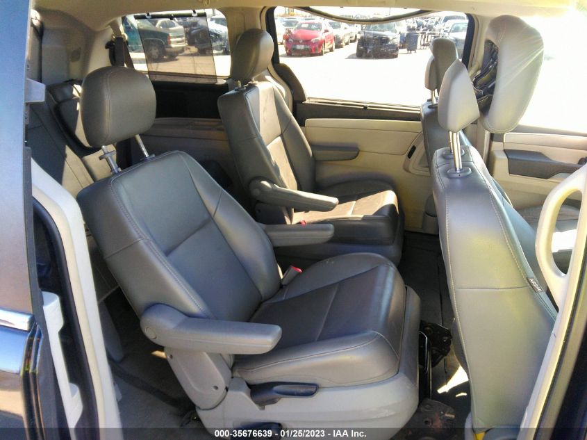 2014 VOLKSWAGEN ROUTAN SE W/RSE & NAVIGATION 2C4RVABG2ER135079