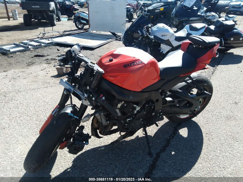 2022 SUZUKI GSX-R600 - JS1GN7FA8N7100462