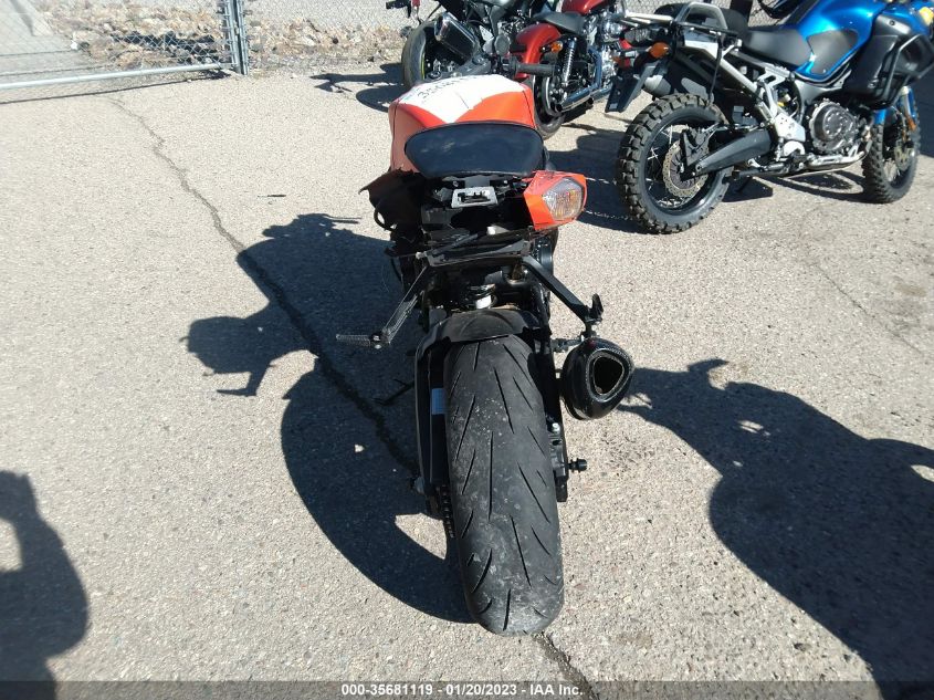 2022 SUZUKI GSX-R600 - JS1GN7FA8N7100462