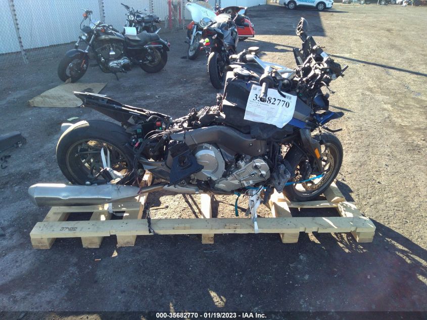 2013 BMW K1600 GT WB1061102DZX81671