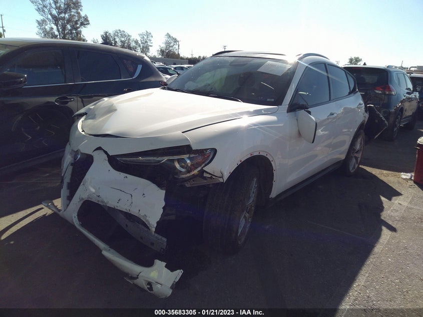 VIN ZASFAKNN1J7B96005 2018 ALFA ROMEO STELVIO TI SPORT