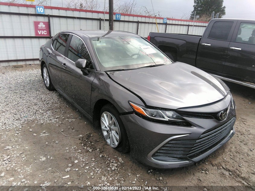 TOYOTA CAMRY LE 2022