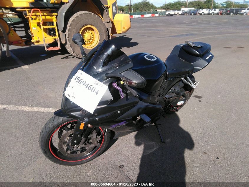 2005 SUZUKI GSX-R1000 JS1GT76A352108911