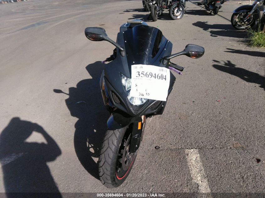 2005 SUZUKI GSX-R1000 JS1GT76A352108911