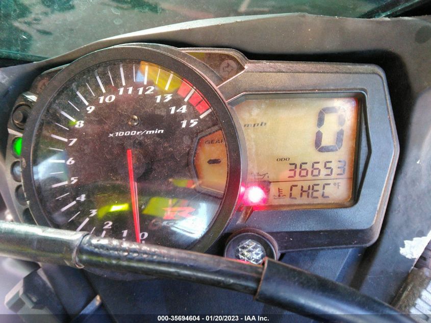 2005 SUZUKI GSX-R1000 JS1GT76A352108911