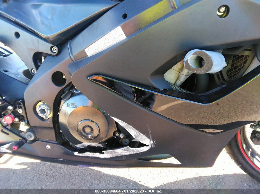 2005 SUZUKI GSX-R1000 JS1GT76A352108911