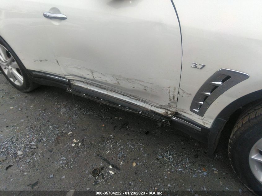 2015 INFINITI QX70 JN8CS1MW6FM481583