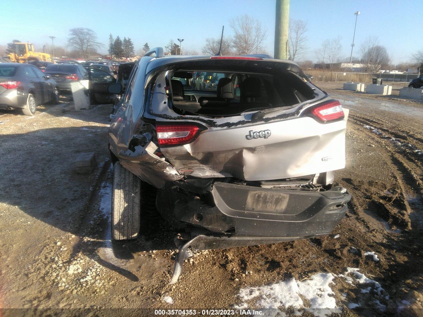 VIN 1C4PJLLB7JD618355 2018 JEEP CHEROKEE LATITUDE PLUS