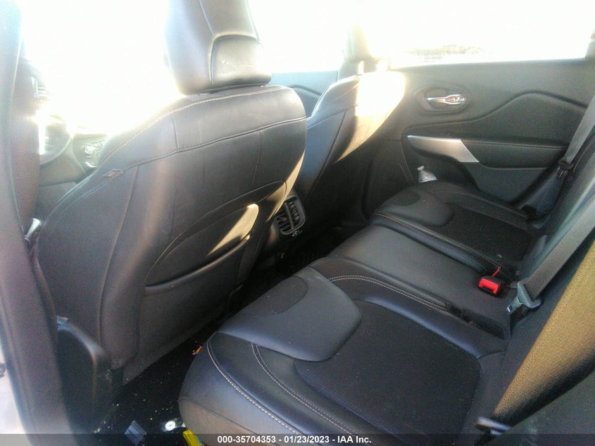 VIN 1C4PJLLB7JD618355 2018 JEEP CHEROKEE LATITUDE PLUS