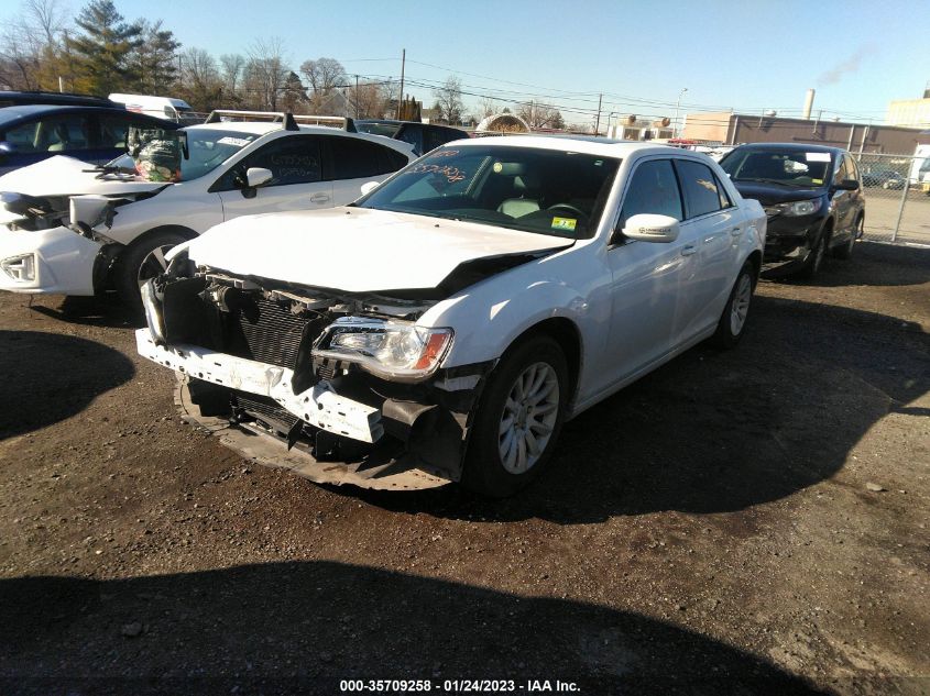 VIN 2C3CCAAG5EH176054 2014 CHRYSLER 300 no.2