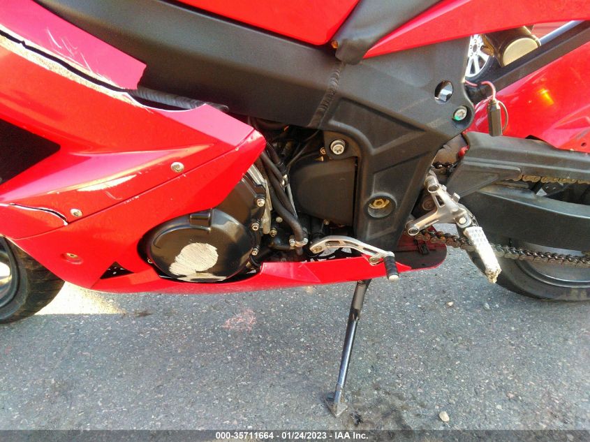2004 TRIUMPH MOTORCYCLE DAYTONA 600 SMT810GM14J190840