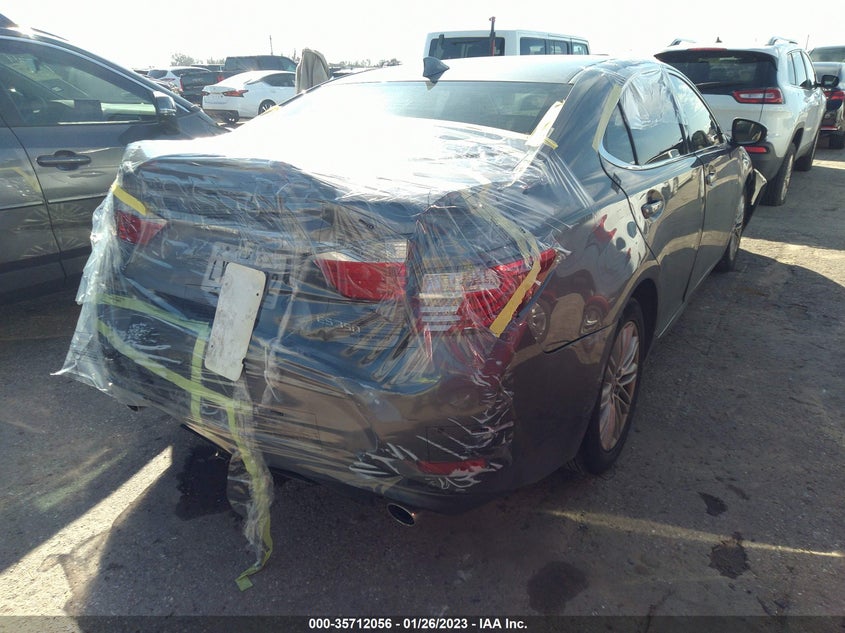 Image 4 of 2015 LEXUS ES 350  salvage vehicle - Lot #35712056 at IAAI