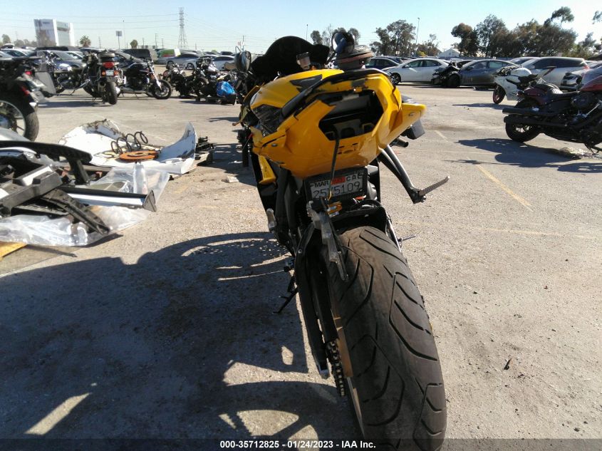 2016 YAMAHA YZFR6 C JYARJ16Y1GA010415