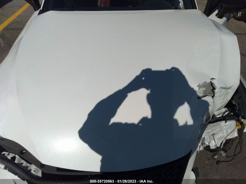 2016 LEXUS IS 200T JTHBA1D27G5038490