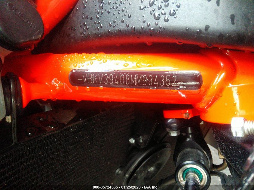 2021 KTM 1290 SUPER DUKE R VBKV39408MM934352