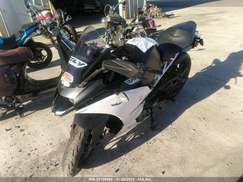 2016 KTM 390 DUKE MD2JYJ40XGC247428