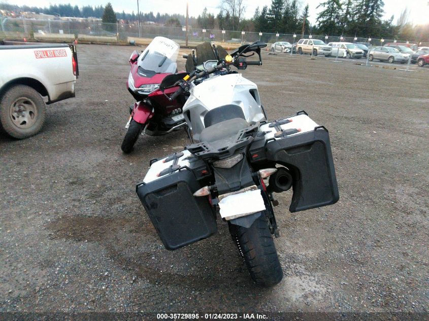 2015 KTM 1290 SUPER ADVENTURE VBKV59408FM925471