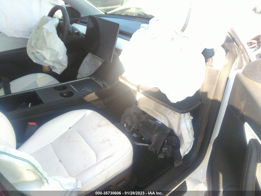 VIN 5YJYGDEE4MF230786 2021 TESLA MODEL Y LONG RANGE