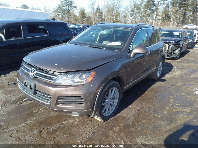 2014 VOLKSWAGEN TOUAREG LUX WVGEF9BP0ED014754