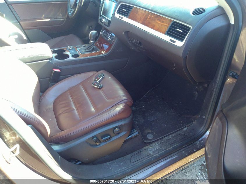 2014 VOLKSWAGEN TOUAREG LUX WVGEF9BP0ED014754