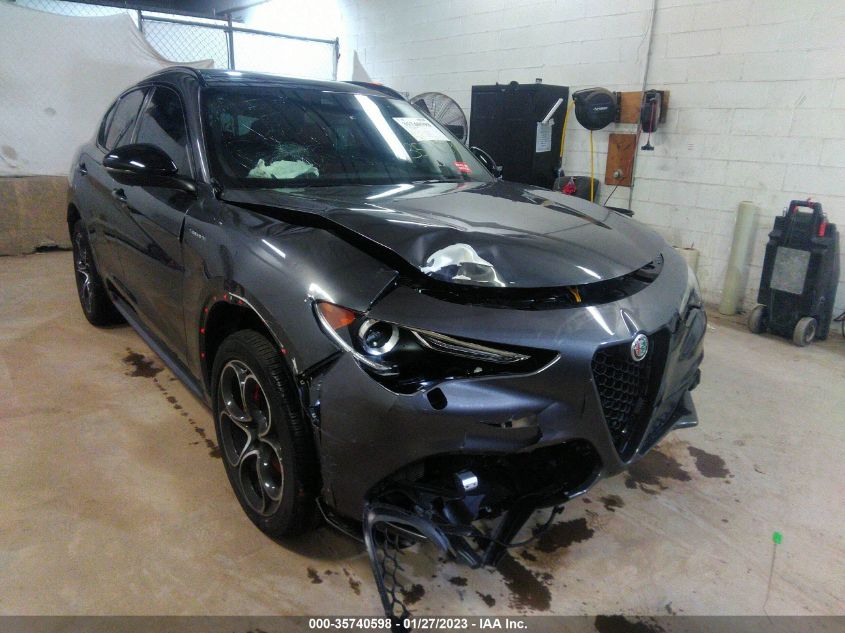 VIN ZASPAKBN5N7D37155 Alfa Romeo Stelvio VELOCE 2022