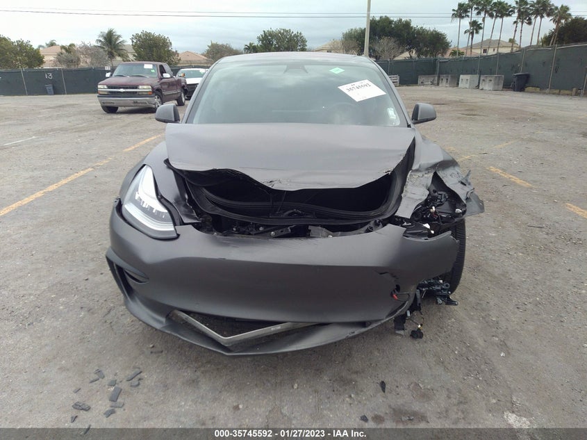 VIN 5YJ3E1EB6JF186709 2018 TESLA MODEL 3 LONG RANGE