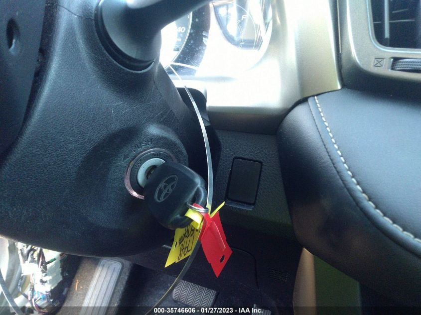 2015 TOYOTA RAV4 XLE - 2T3RFREV2FW351768