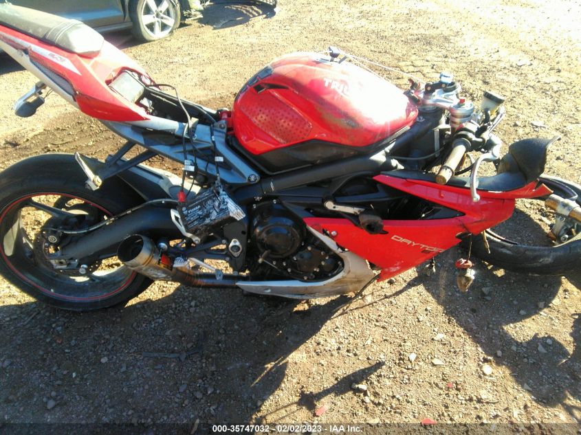 2016 TRIUMPH MOTORCYCLE DAYTONA 675 SMTA01YK4GJ733206