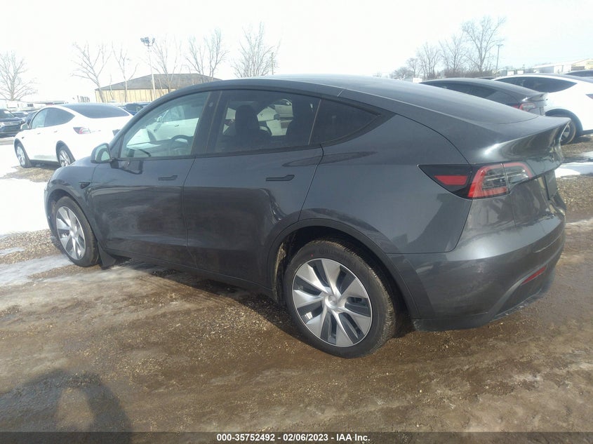 VIN 7SAYGDEE9PF615882 2023 TESLA MODEL Y LONG RANGE