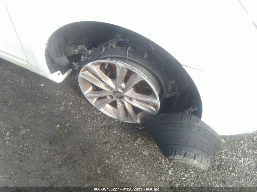 2013 HYUNDAI SONATA GLS - 5NPEB4AC2DH641790