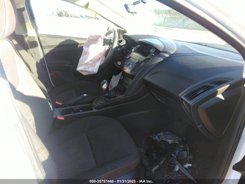 VIN 1FADP3F28JL273314 2018 FORD FOCUS SE