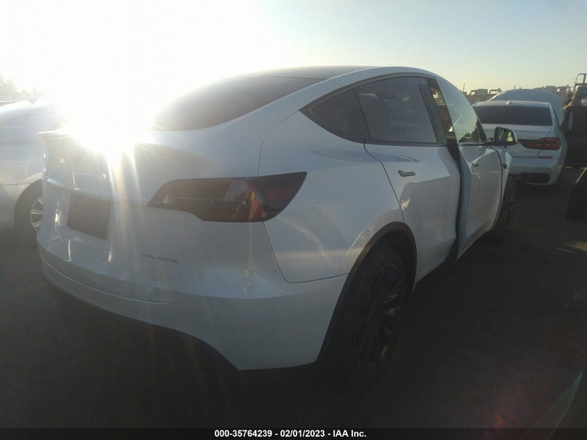 VIN 7SAYGDEE4NF323389 2022 TESLA MODEL Y LONG RANGE