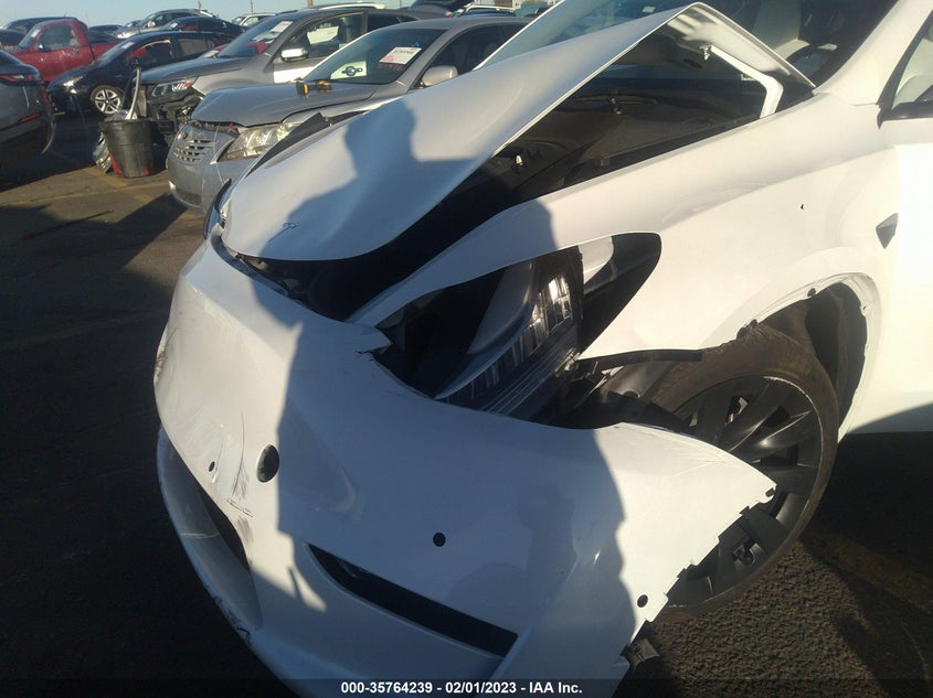 VIN 7SAYGDEE4NF323389 2022 TESLA MODEL Y LONG RANGE
