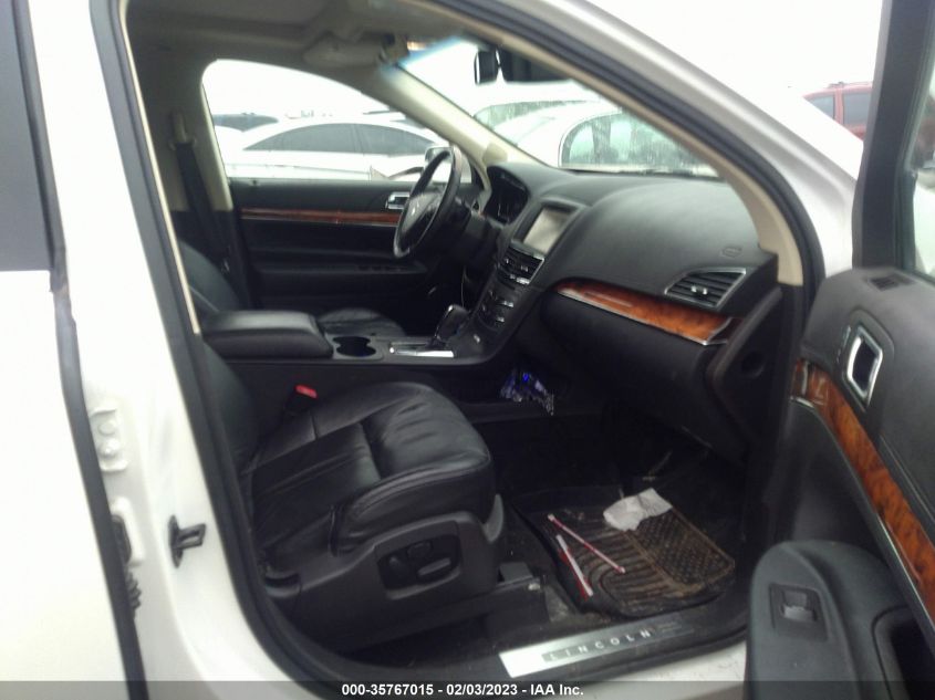 2015 LINCOLN MKT - 2LMHJ5FK3FBL01472