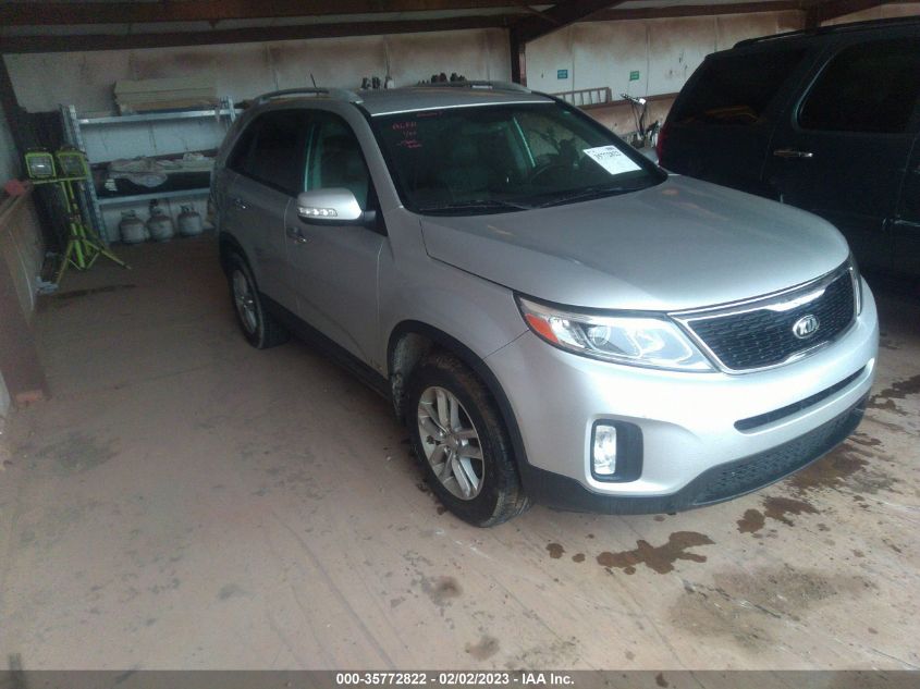 2015 KIA SORENTO LX - 5XYKTCA64FG616971
