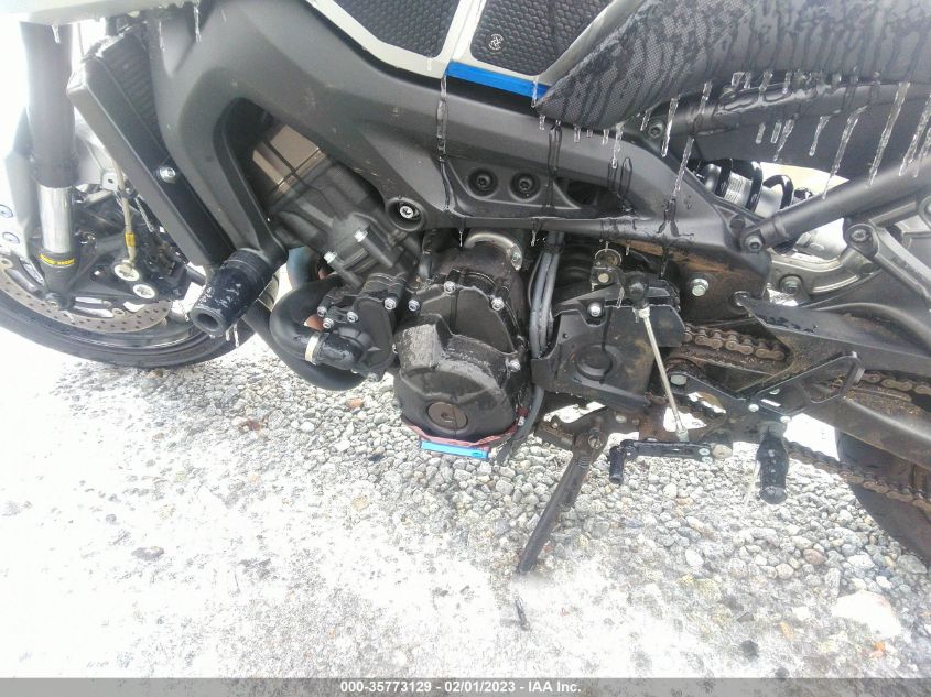2016 YAMAHA FZ09 C JYARN33Y6GA002895