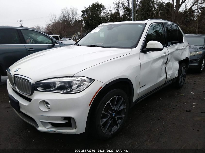 VIN 5UXKR0C55H0V68776 2017 BMW X5 no.2